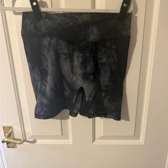 2/$35 Alphalete Women's Alphalete Surface Power Short 5" - Black Oil Stain - Picture 2 of 5